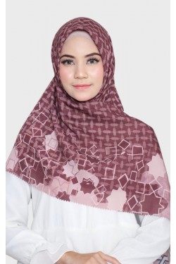 Hijab Segi Empat  Voal Lasercut Casablanca Eggplant